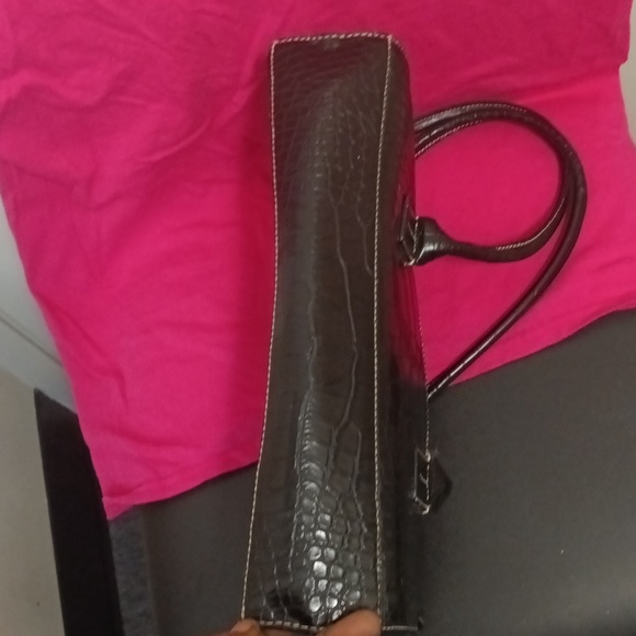 Tommy Hilfiger Black Purse with change purse set. - Picture 4 of 15